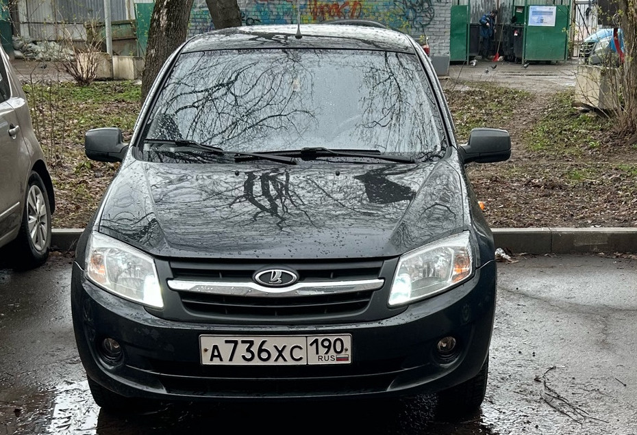 Аренда lada granta эконом класса 2014 года в городе Москва ВДНХ от 1700 руб./сутки, передний привод, двигатель: бензин, объем 1.6 литров, ОСАГО (Впишу в полис), без водителя, недорого - RentRide
