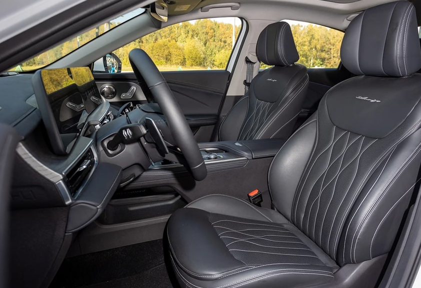 Аренда chery arrizo-8 стандарт класса 2023 года в городе Москва Щукинская от 3960 руб./сутки, полный привод, двигатель: бензин, объем 1.6 литров, каско (Мультидрайв), ОСАГО (Мультидрайв), без водителя, недорого, вид 9 - RentRide