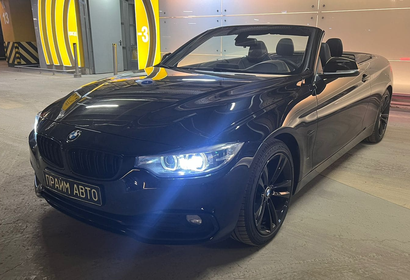 Аренда bmw 4-serii премиум класса 2017 года в городе Москва Ясенево от 12720 руб./сутки, задний привод, двигатель: бензин, объем 2 литра, каско (Мультидрайв), ОСАГО (Мультидрайв), без водителя, недорого, вид 2 - RentRide