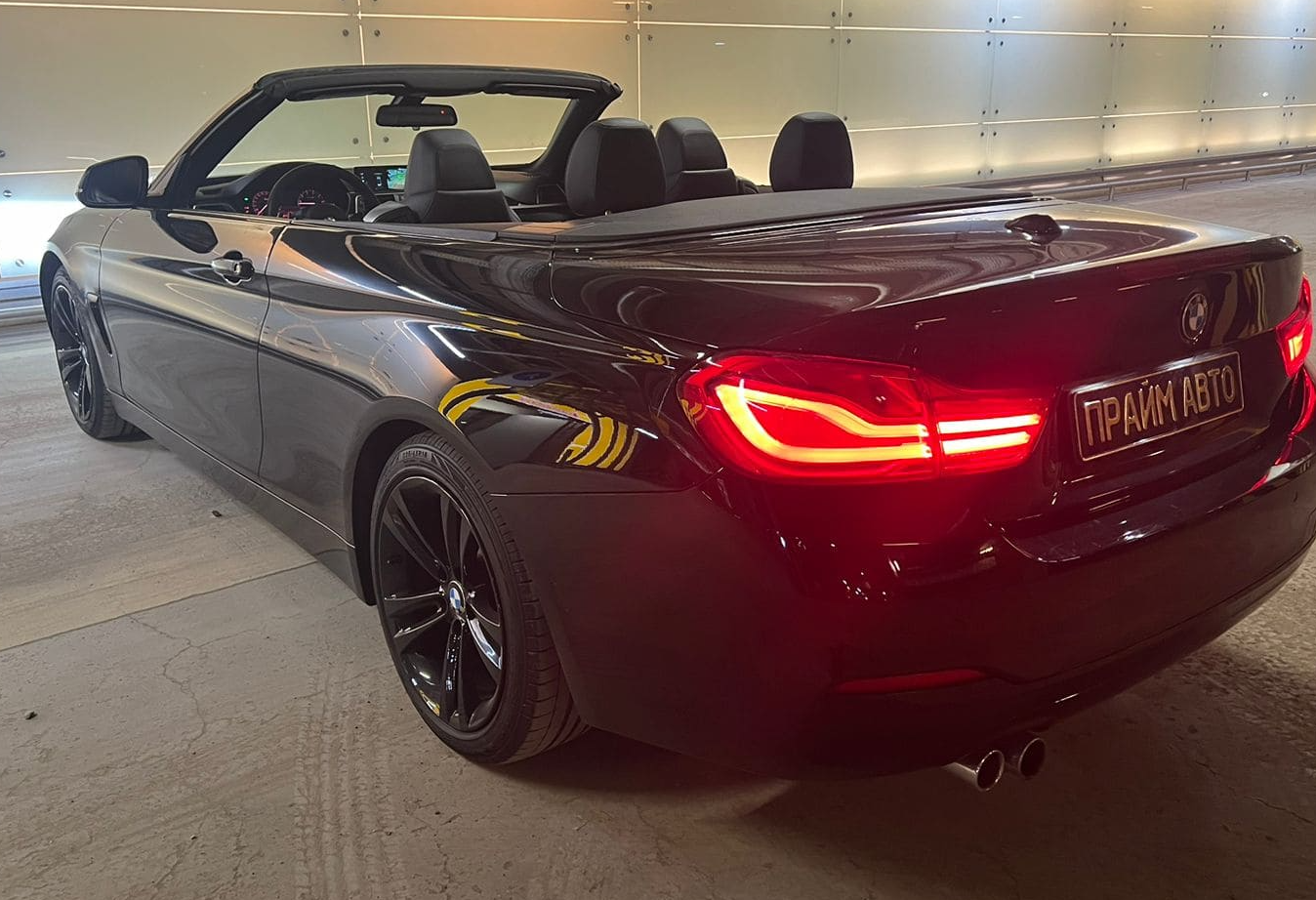 Аренда bmw 4-serii премиум класса 2017 года в городе Москва Ясенево от 12720 руб./сутки, задний привод, двигатель: бензин, объем 2 литра, каско (Мультидрайв), ОСАГО (Мультидрайв), без водителя, недорого, вид 5 - RentRide