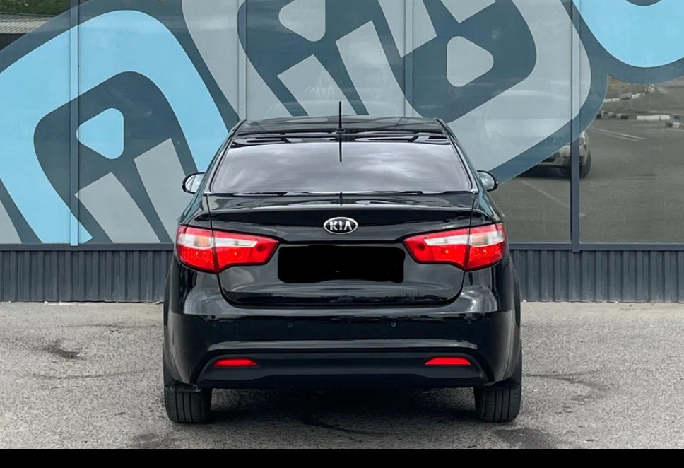 Аренда kia rio эконом класса 2012 года в городе Москва ВДНХ от 1680 руб./сутки, передний привод, двигатель: бензин, объем 1.6 литров, ОСАГО (Мультидрайв), без водителя, недорого, вид 4 - RentRide