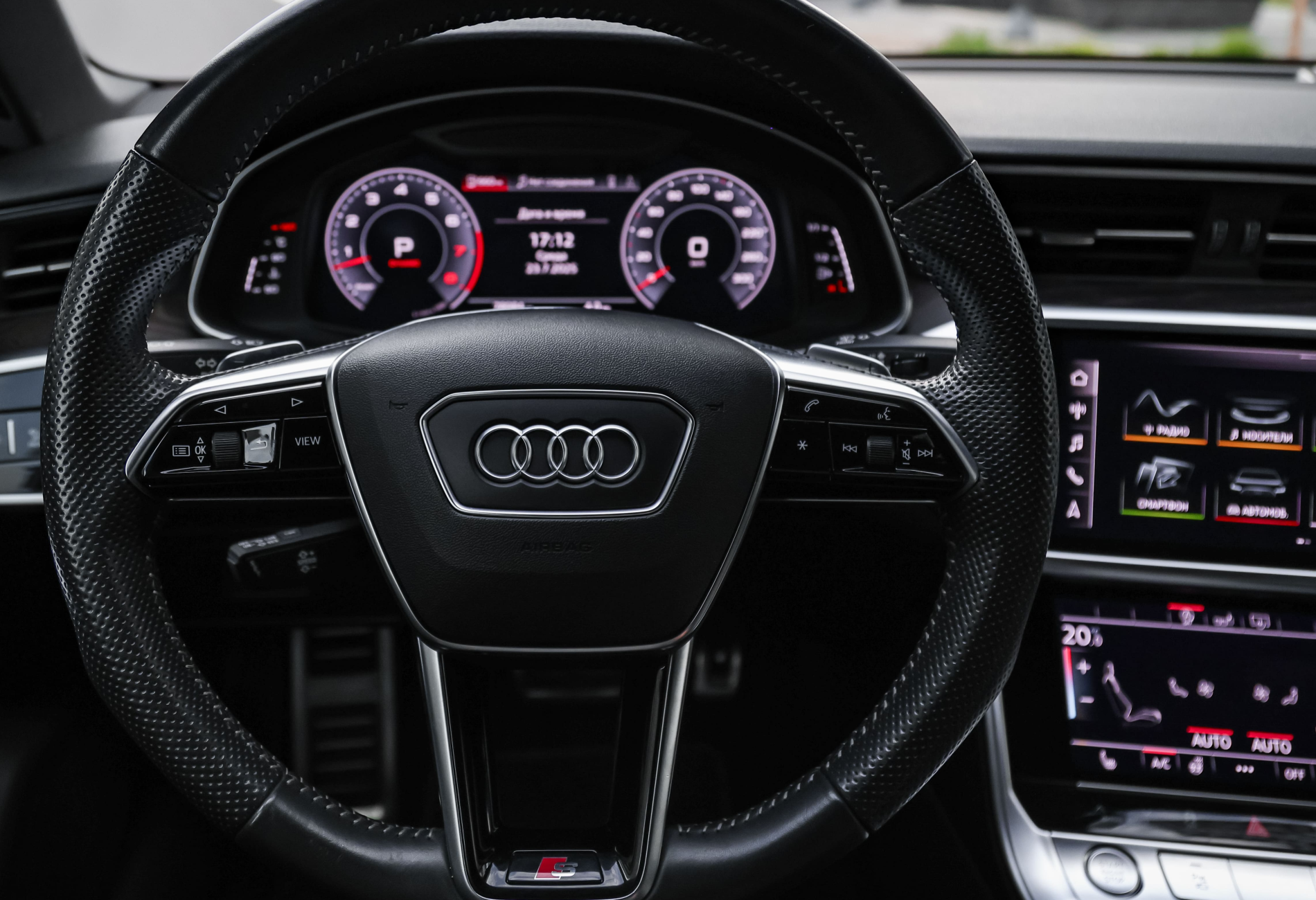 Аренда audi a6 премиум класса 2019 года в городе Москва Авиамоторная от 11120 руб./сутки, полный привод, двигатель: бензин, объем 3 литра, каско (Мультидрайв), ОСАГО (Мультидрайв), без водителя, недорого, вид 7 - RentRide