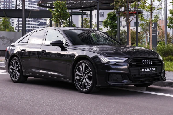 Прокат авто audi a6 премиум класса 2019 года в городе Москва Авиамоторная от 11120 руб./сутки, полный привод, двигатель: бензин, объем 3 литра, каско (Мультидрайв), ОСАГО (Мультидрайв), без водителя, недорого - RentRide