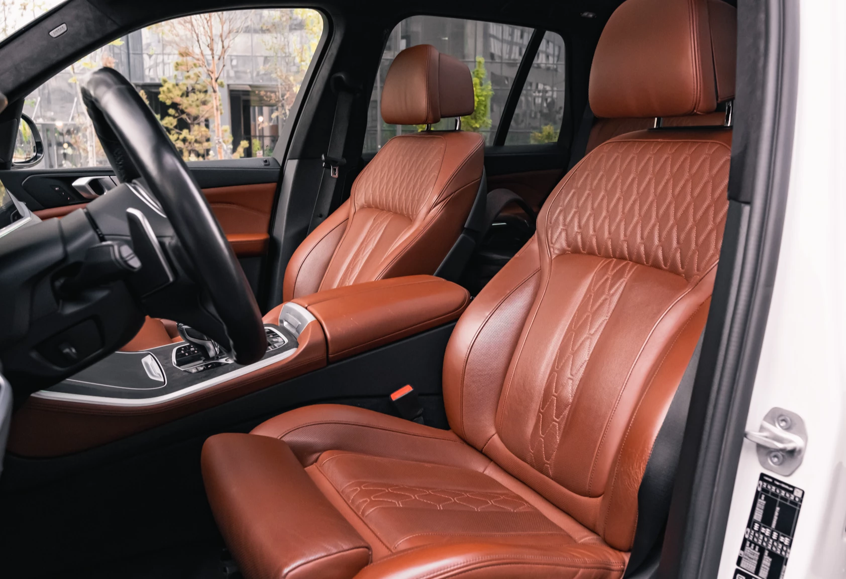 Аренда bmw x5 премиум класса 2021 года в городе Москва Авиамоторная от 16800 руб./сутки, полный привод, двигатель: дизель, объем 3 литра, каско (Мультидрайв), ОСАГО (Мультидрайв), без водителя, недорого, вид 3 - RentRide