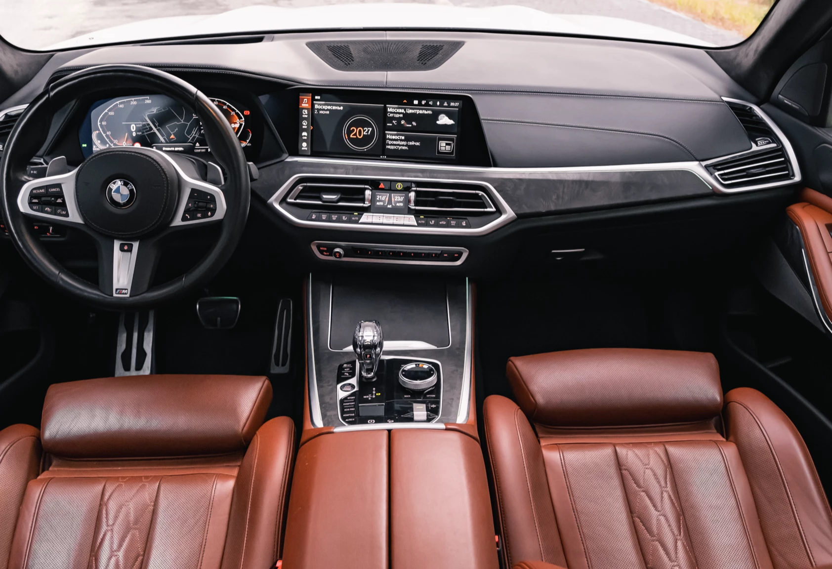Аренда bmw x5 премиум класса 2021 года в городе Москва Авиамоторная от 16800 руб./сутки, полный привод, двигатель: дизель, объем 3 литра, каско (Мультидрайв), ОСАГО (Мультидрайв), без водителя, недорого, вид 5 - RentRide