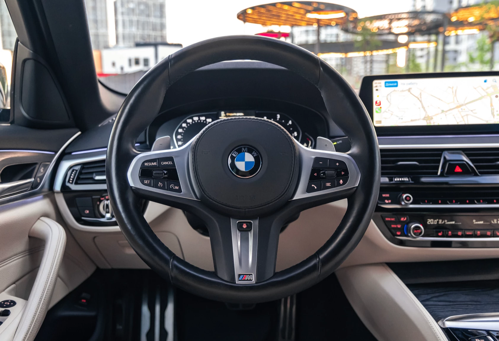 Аренда bmw 5-serii премиум класса 2021 года в городе Москва Авиамоторная от 10400 руб./сутки, полный привод, двигатель: дизель, объем 2 литра, каско (Мультидрайв), ОСАГО (Мультидрайв), без водителя, недорого, вид 5 - RentRide