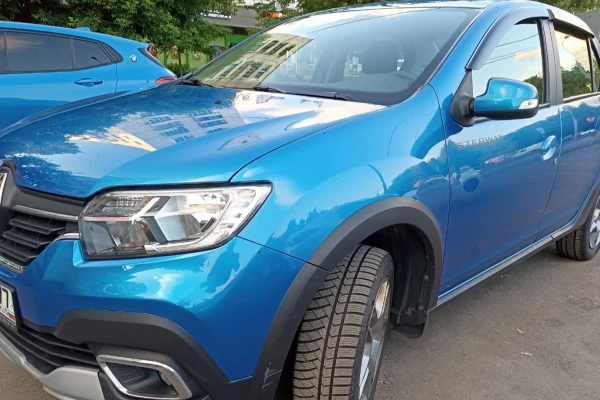 Прокат авто renault logan эконом класса 2022 года в городе Москва Коломенская от 2400 руб./сутки, передний привод, двигатель: бензин, объем 1.6 литров, ОСАГО (Мультидрайв), без водителя, недорого - RentRide