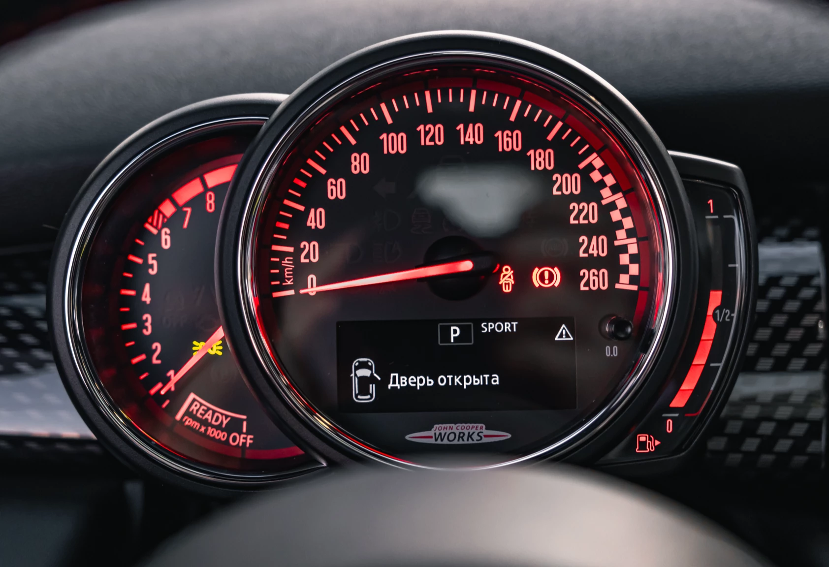 Аренда mini hatch премиум класса 2018 года в городе Москва Авиамоторная от 10000 руб./сутки, передний привод, двигатель: бензин, объем 2 литра, каско (Мультидрайв), ОСАГО (Мультидрайв), без водителя, недорого, вид 8 - RentRide