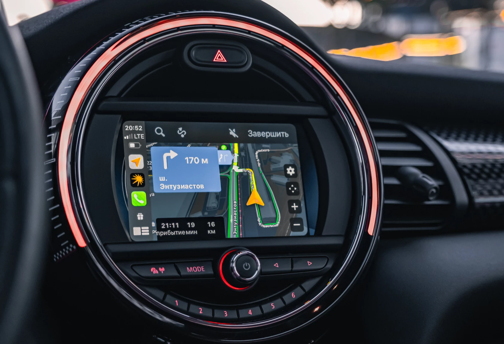 Аренда mini hatch премиум класса 2018 года в городе Москва Авиамоторная от 10000 руб./сутки, передний привод, двигатель: бензин, объем 2 литра, каско (Мультидрайв), ОСАГО (Мультидрайв), без водителя, недорого, вид 6 - RentRide