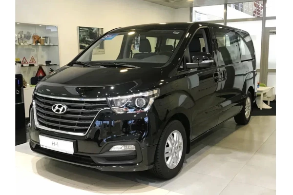 Прокат авто hyundai h1 2020 года в городе Москва Говорово от 5600 руб./сутки, задний привод, двигатель: дизель, объем 2.5 литров, каско (Впишу в полис), ОСАГО (Впишу в полис), без водителя, недорого - RentRide