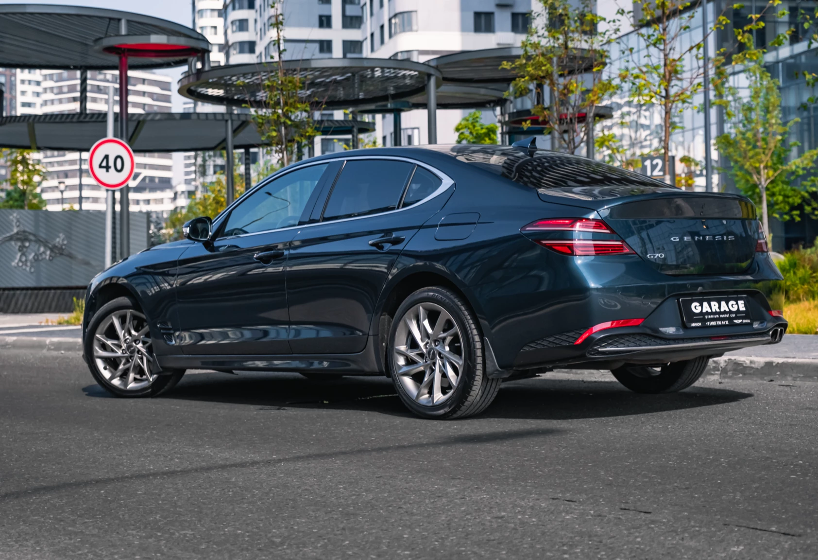 Аренда genesis g70 бизнес класса 2021 года в городе Москва Авиамоторная от 7600 руб./сутки, полный привод, двигатель: бензин, объем 2 литра, каско (Мультидрайв), ОСАГО (Мультидрайв), без водителя, недорого, вид 3 - RentRide