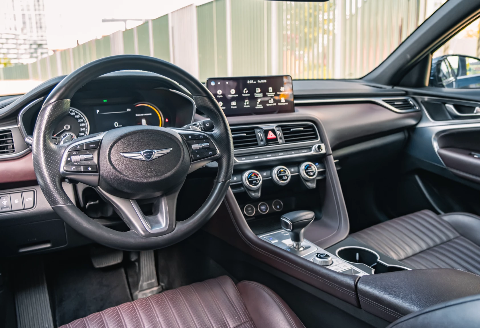 Аренда genesis g70 бизнес класса 2021 года в городе Москва Авиамоторная от 7600 руб./сутки, полный привод, двигатель: бензин, объем 2 литра, каско (Мультидрайв), ОСАГО (Мультидрайв), без водителя, недорого, вид 6 - RentRide