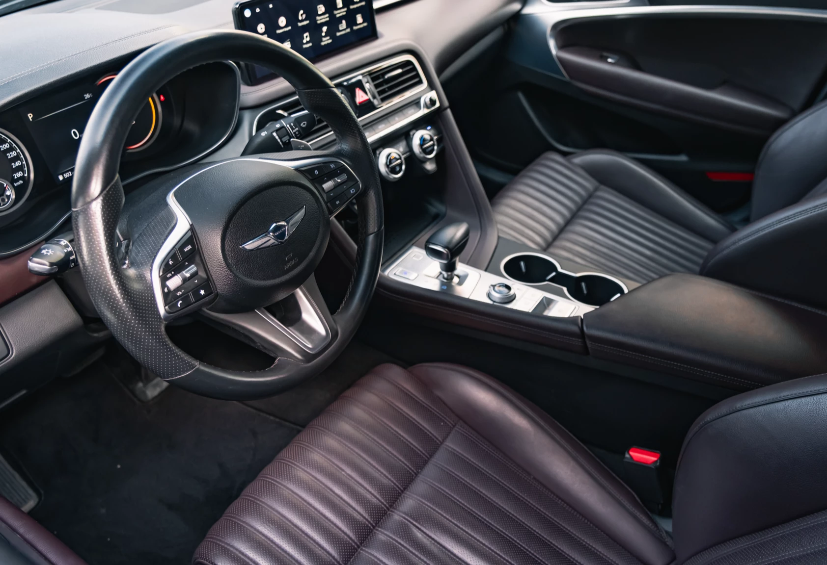 Аренда genesis g70 бизнес класса 2021 года в городе Москва Авиамоторная от 7600 руб./сутки, полный привод, двигатель: бензин, объем 2 литра, каско (Мультидрайв), ОСАГО (Мультидрайв), без водителя, недорого, вид 4 - RentRide