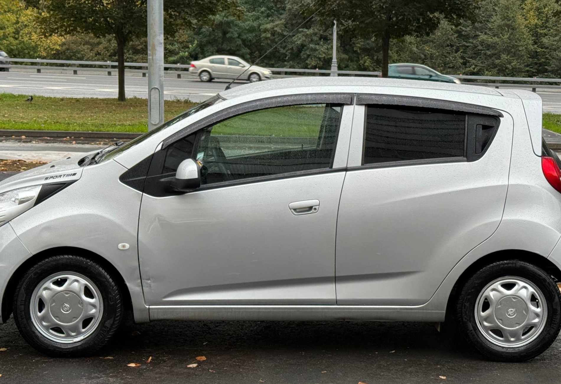 Аренда ravon r2 эконом класса 2017 года в городе Москва Нахимовский проспект от 1690 руб./сутки, передний привод, двигатель: бензин, объем 1 литр, ОСАГО (Впишу в полис), без водителя, недорого, вид 2 - RentRide