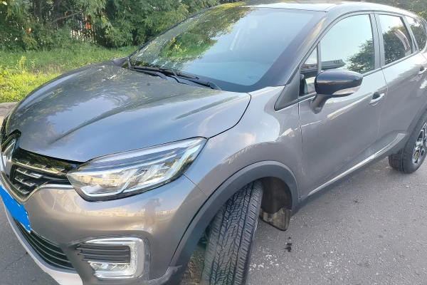 Прокат авто renault kaptur стандарт класса 2021 года в городе Москва Коломенская от 3000 руб./сутки, передний привод, двигатель: бензин, объем 1600 литров, ОСАГО (Впишу в полис), без водителя, недорого - RentRide