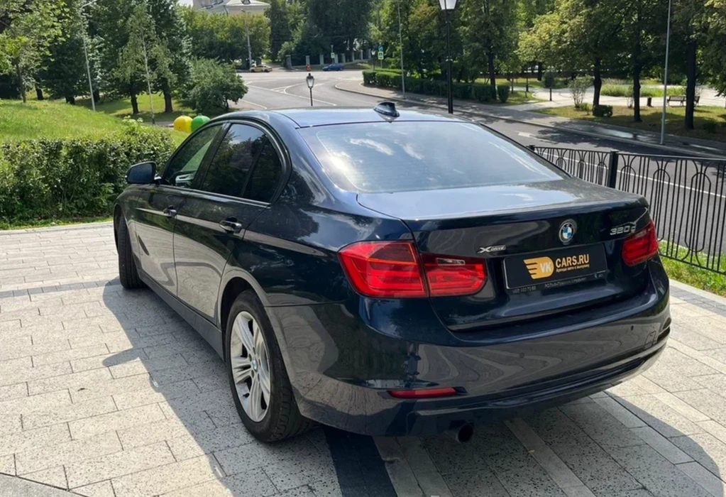 Аренда bmw 3-serii комфорт класса 2013 года в городе Москва Бауманская от 3500 руб./сутки, полный привод, двигатель: дизель, объем 2 литра, каско (Впишу в полис), без водителя, недорого, вид 2 - RentRide