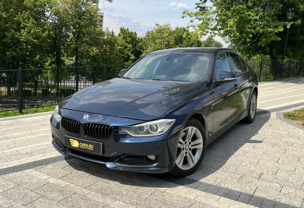Аренда bmw 3-serii комфорт класса 2013 года в городе Москва Бауманская от 3500 руб./сутки, полный привод, двигатель: дизель, объем 2 литра, каско (Впишу в полис), без водителя, недорого - RentRide