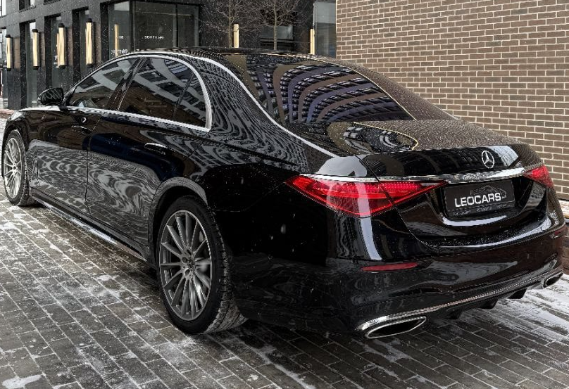 Аренда mercedes-benz s-klass премиум класса 2020 года в городе Москва от 28000 руб./сутки, полный привод, двигатель: гибрид, объем 3 литра, ОСАГО (Мультидрайв), без водителя, недорого, вид 2 - RentRide