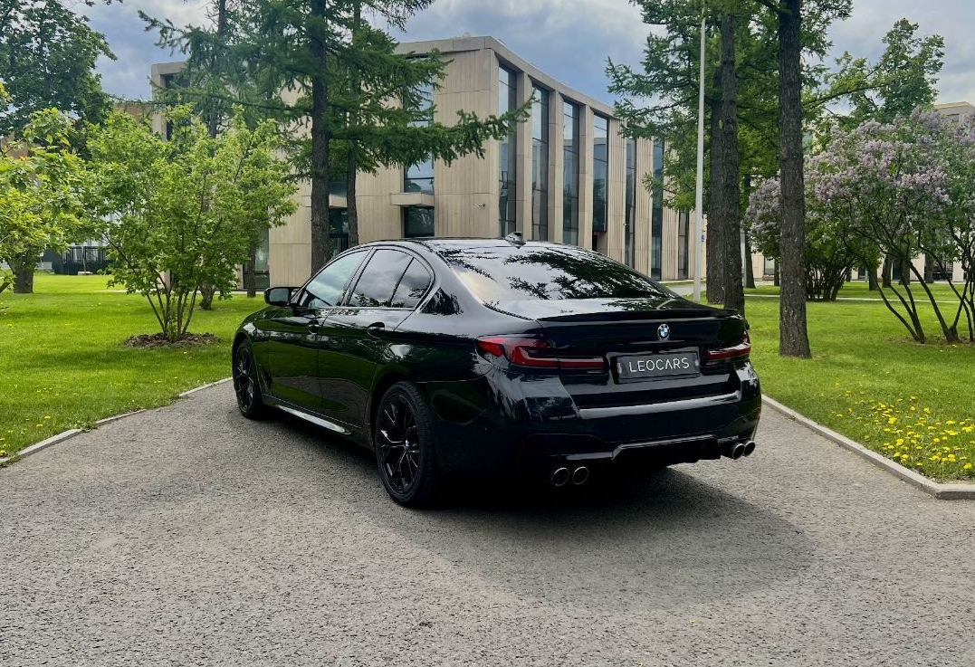 Аренда bmw 5-serii премиум класса 2020 года в городе Москва от 12000 руб./сутки, задний привод, двигатель: дизель, объем 3 литра, ОСАГО (Мультидрайв), без водителя, недорого, вид 2 - RentRide