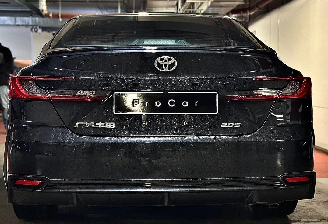 Аренда toyota camry премиум класса 2024 года в городе Москва Новаторская от 9600 руб./сутки, передний привод, двигатель: бензин, объем 2.5 литров, каско (Мультидрайв), ОСАГО (Мультидрайв), без водителя, недорого, вид 6 - RentRide