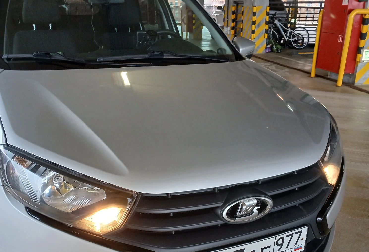 Аренда lada granta эконом класса 2022 года в городе Москва Красногвардейская от 1280 руб./сутки, передний привод, двигатель: бензин, объем 1.6 литров, ОСАГО (Мультидрайв), без водителя, недорого, вид 4 - RentRide