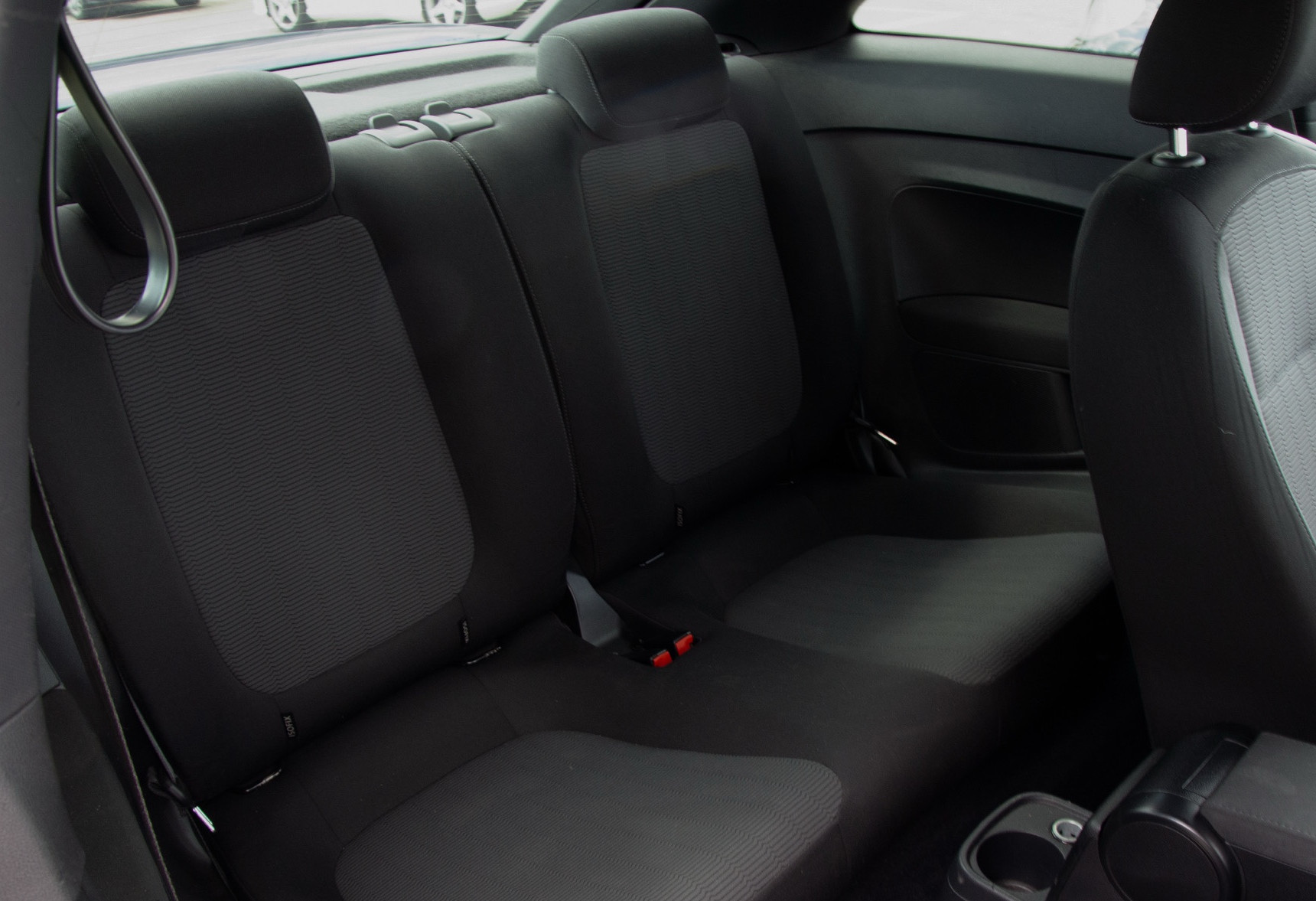 Аренда volkswagen beetle стандарт класса 2014 года в городе Москва от 3992 руб./сутки, передний привод, двигатель: бензин, объем 1.2 литра, каско (Впишу в полис), ОСАГО (Мультидрайв), без водителя, недорого, вид 8 - RentRide