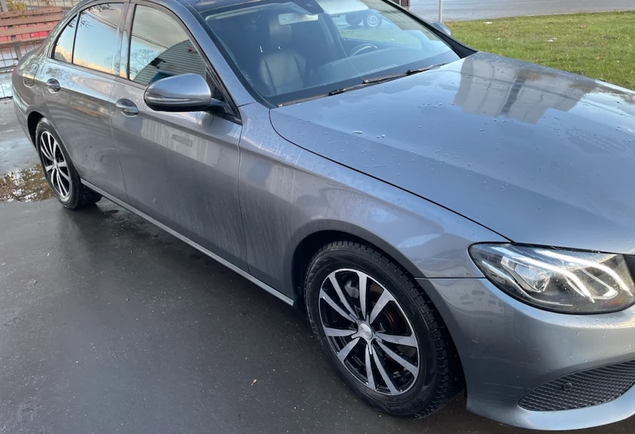 Аренда mercedes-benz e-klass бизнес класса 2018 года в городе Москва Владыкино от 6320 руб./сутки, полный привод, двигатель: бензин, объем 2 литра, каско (Впишу в полис), ОСАГО (Мультидрайв), без водителя, недорого, вид 2 - RentRide