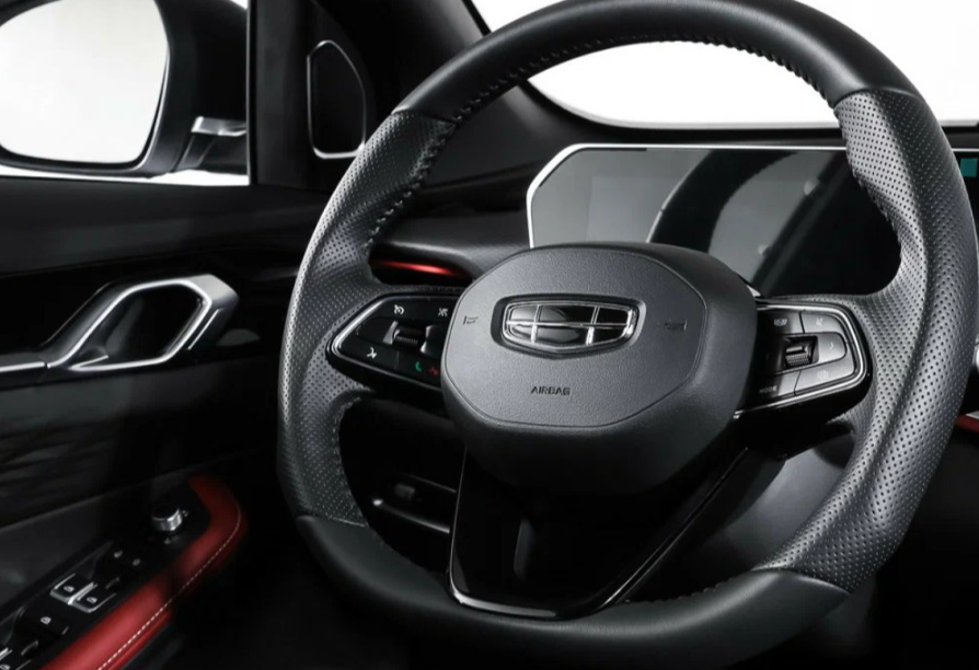 Аренда geely coolray стандарт класса 2024 года в городе Москва Щукинская от 3520 руб./сутки, передний привод, двигатель: бензин, объем 1.5 литров, каско (Мультидрайв), ОСАГО (Мультидрайв), без водителя, недорого, вид 7 - RentRide