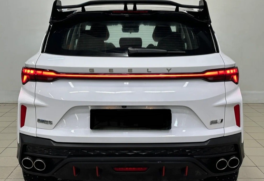 Аренда geely coolray стандарт класса 2024 года в городе Москва Щукинская от 3520 руб./сутки, передний привод, двигатель: бензин, объем 1.5 литров, каско (Мультидрайв), ОСАГО (Мультидрайв), без водителя, недорого, вид 3 - RentRide