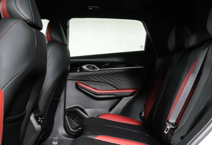 Аренда geely coolray стандарт класса 2024 года в городе Москва Щукинская от 3520 руб./сутки, передний привод, двигатель: бензин, объем 1.5 литров, каско (Мультидрайв), ОСАГО (Мультидрайв), без водителя, недорого, вид 6 - RentRide