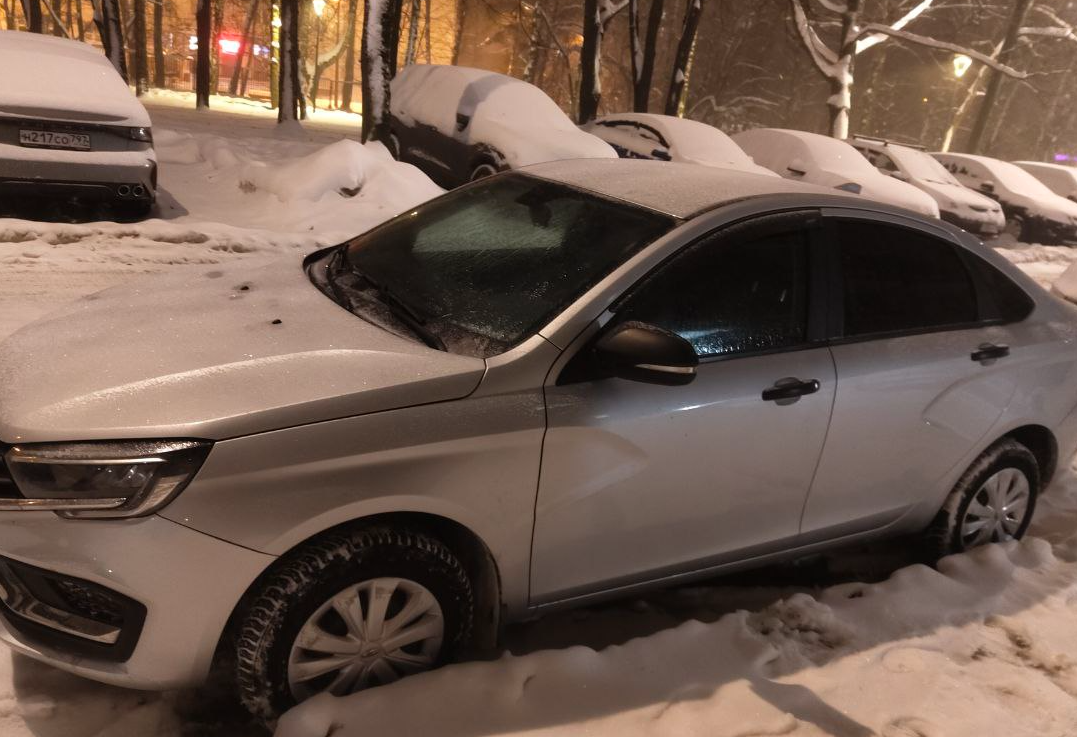 Аренда lada vesta эконом класса 2024 года в городе Москва Новые Черемушки от 1500 руб./сутки, передний привод, двигатель: бензин, объем 1.5 литров, ОСАГО (Мультидрайв), без водителя, недорого, вид 4 - RentRide