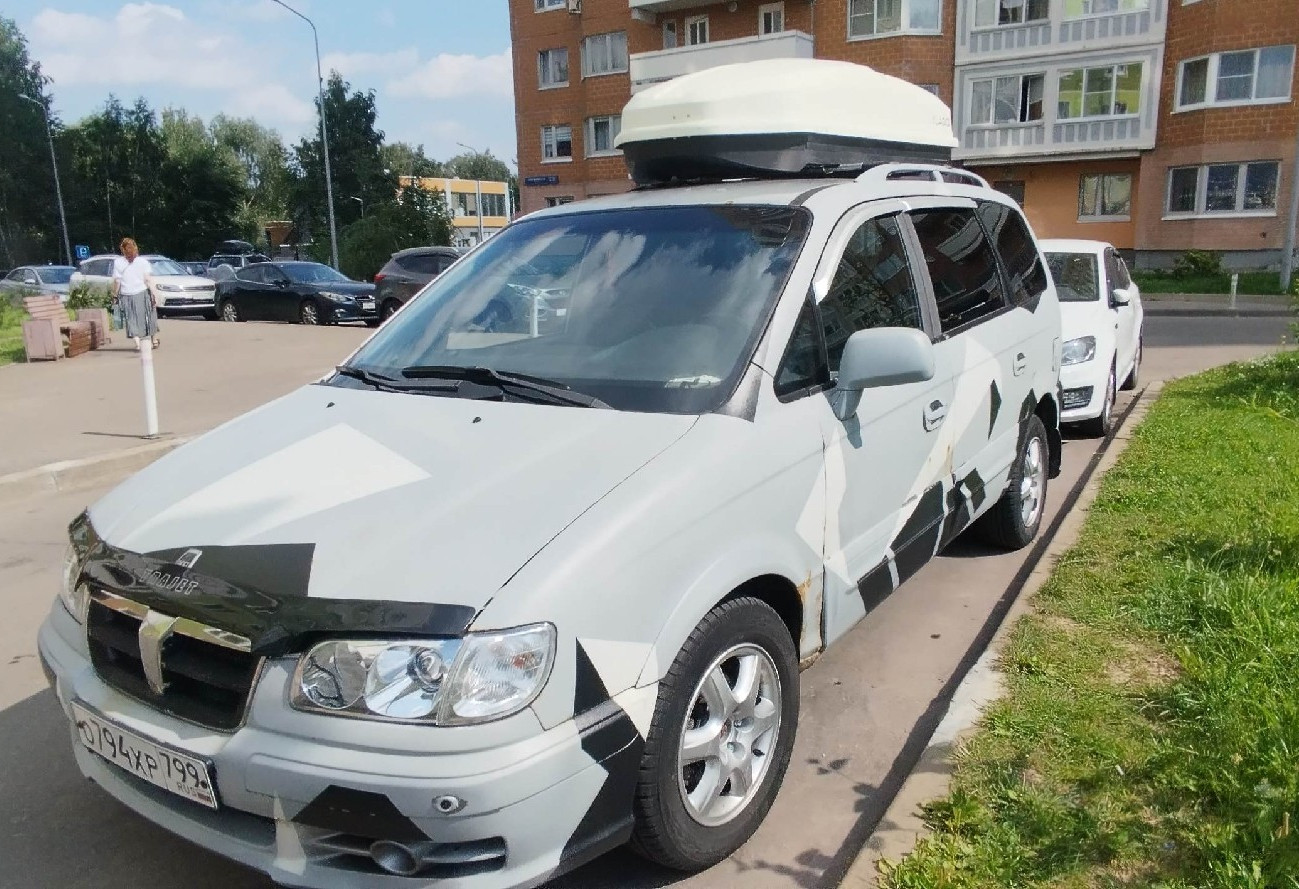 Аренда hyundai trajet эконом класса 2002 года в городе Москва Ховрино от 2560 руб./сутки, передний привод, двигатель: дизель, объем 2 литра, ОСАГО (Впишу в полис), без водителя, недорого - RentRide