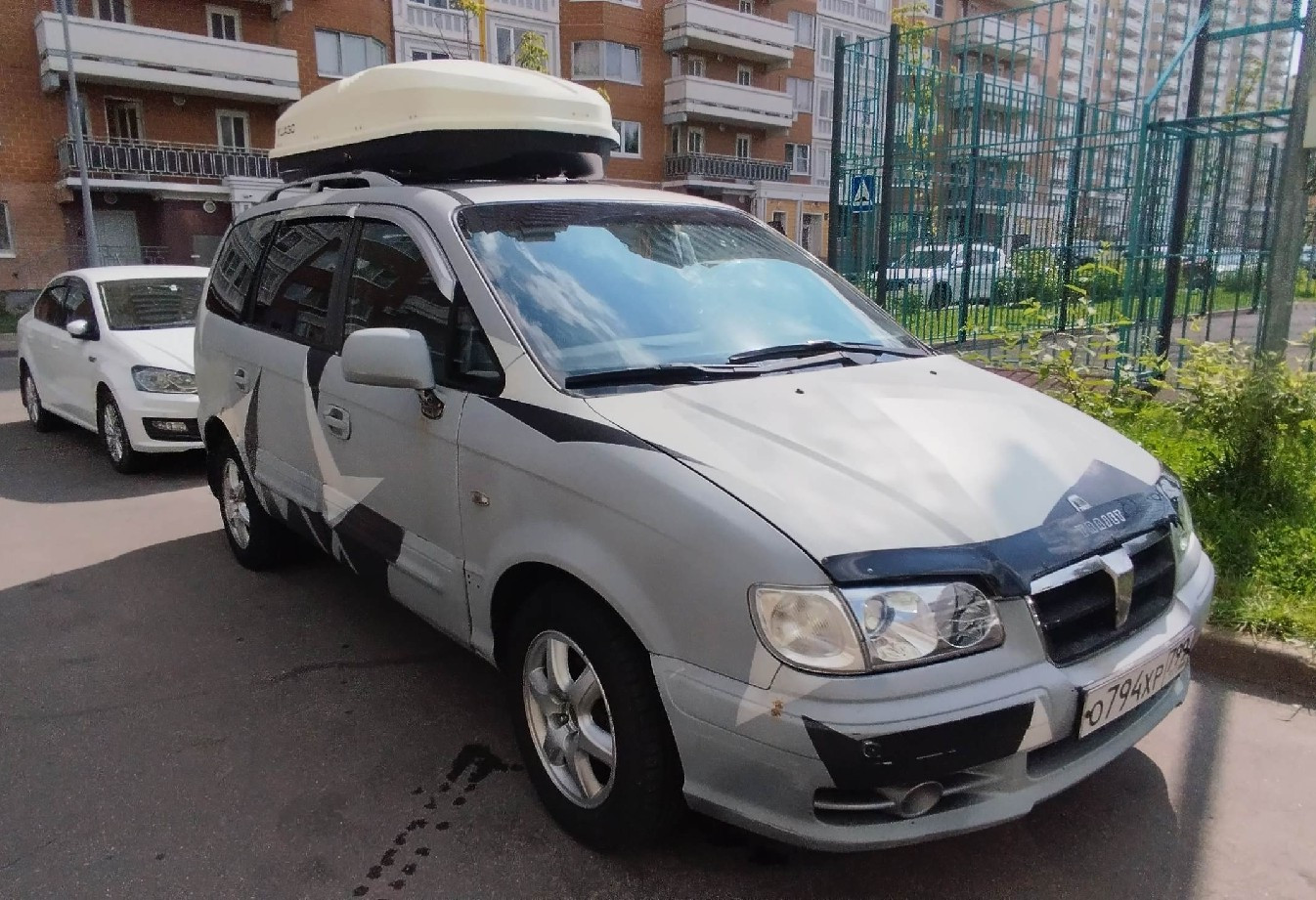 Аренда hyundai trajet эконом класса 2002 года в городе Москва Ховрино от 2560 руб./сутки, передний привод, двигатель: дизель, объем 2 литра, ОСАГО (Впишу в полис), без водителя, недорого, вид 6 - RentRide