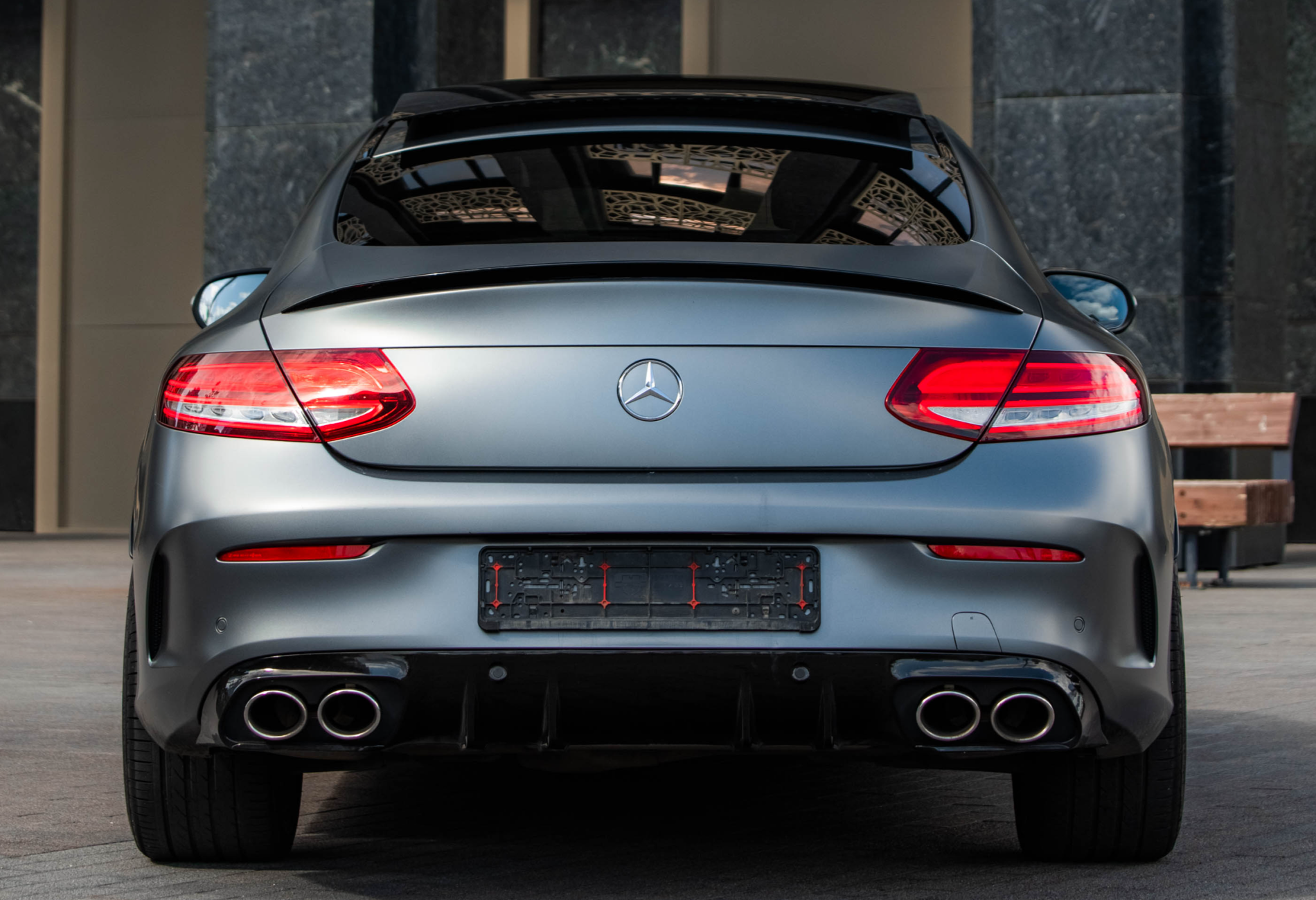 Аренда mercedes-benz amg-gt премиум класса 2019 года в городе Москва от 13600 руб./сутки, полный привод, двигатель: бензин, объем 30 литров, каско (Впишу в полис), ОСАГО (Впишу в полис), без водителя, недорого, вид 5 - RentRide