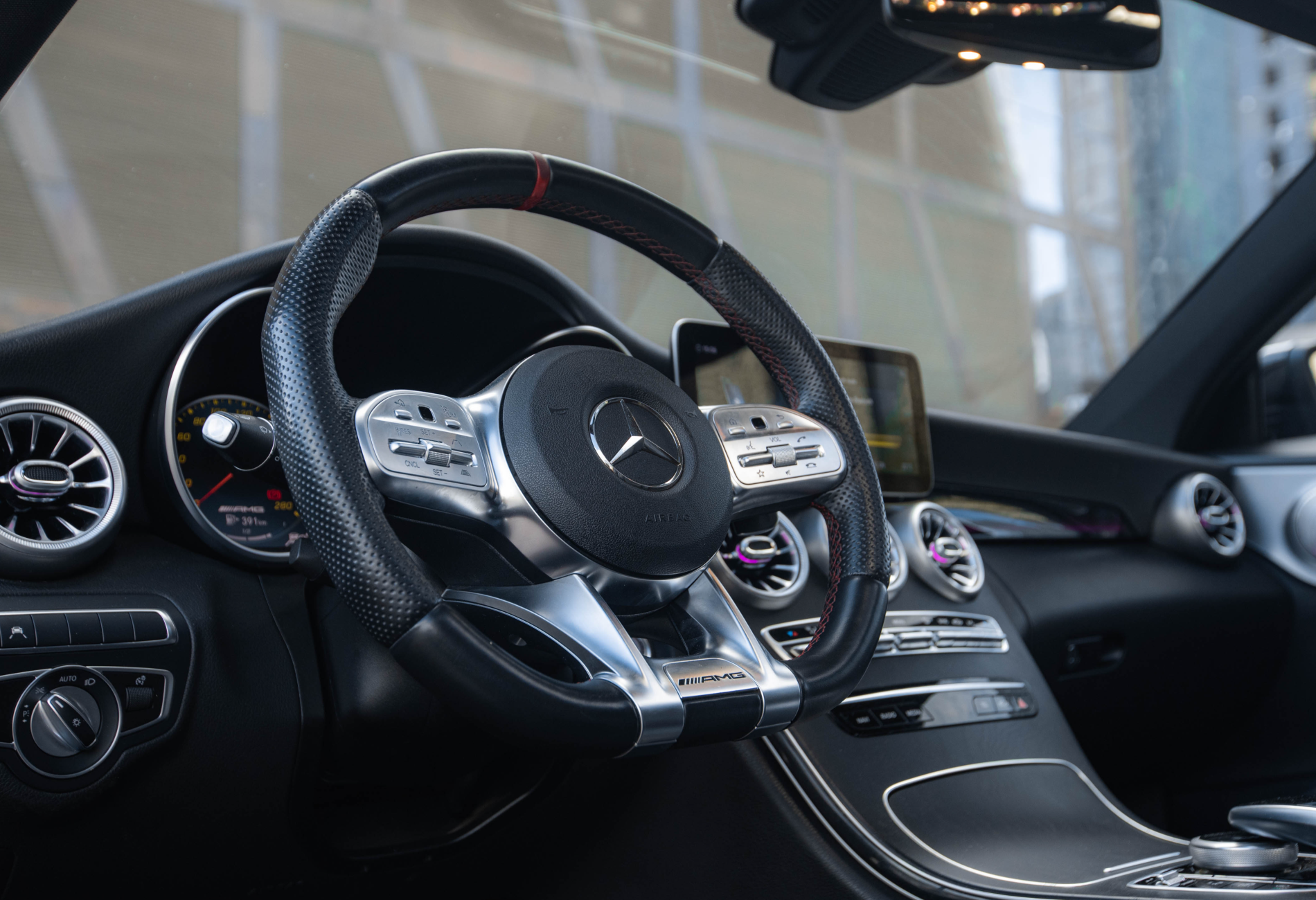 Аренда mercedes-benz amg-gt премиум класса 2019 года в городе Москва от 13600 руб./сутки, полный привод, двигатель: бензин, объем 30 литров, каско (Впишу в полис), ОСАГО (Впишу в полис), без водителя, недорого, вид 2 - RentRide