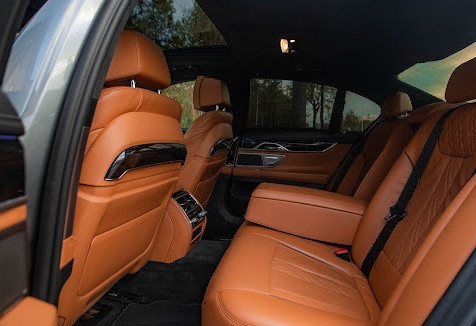 Аренда bmw 7-serii 2017 года в городе Москва от 12800 руб./сутки, полный привод, двигатель: дизель, объем 3 литра, ОСАГО (Мультидрайв), без водителя, недорого, вид 9 - RentRide