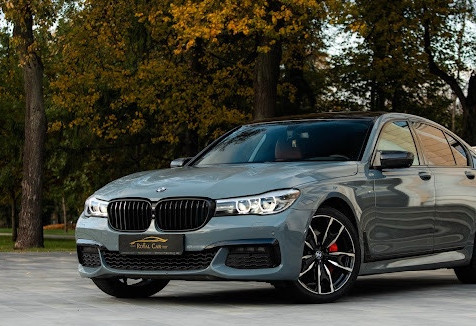 Аренда bmw 7-serii 2017 года в городе Москва от 12800 руб./сутки, полный привод, двигатель: дизель, объем 3 литра, ОСАГО (Мультидрайв), без водителя, недорого - RentRide