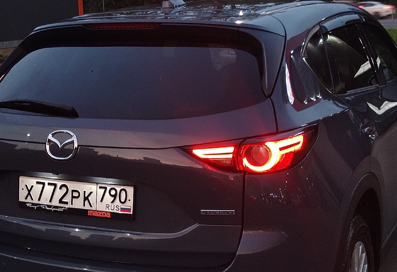 Аренда mazda cx-5 бизнес класса 2022 года в городе Москва Новокузнецкая от 6000 руб./сутки, полный привод, двигатель: бензин, объем 2 литра, ОСАГО (Мультидрайв), без водителя, недорого, вид 2 - RentRide
