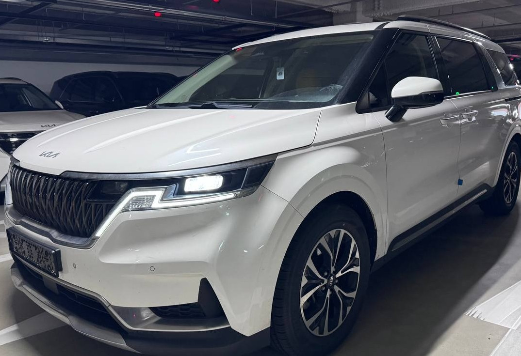 Аренда kia carnival бизнес класса 2021 года в городе Москва от 9000 руб./сутки, передний привод, двигатель: дизель, объем 2.2 литра, каско (Мультидрайв), ОСАГО (Мультидрайв), без водителя, недорого - RentRide