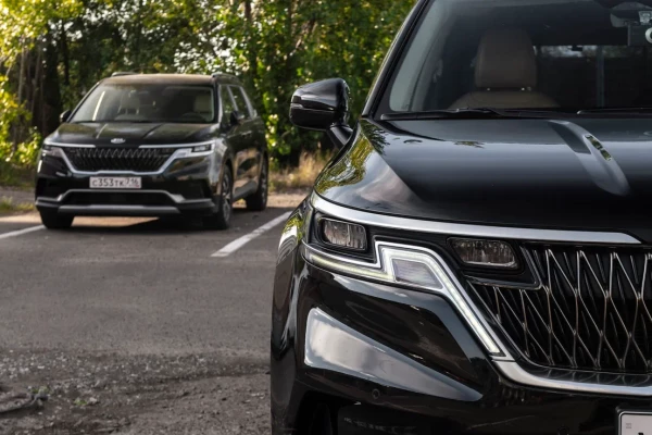 Прокат авто kia carnival бизнес класса 2021 года в городе Казань от 7600 руб./сутки, передний привод, двигатель: дизель, объем 2.2 литра, каско (Мультидрайв), ОСАГО (Мультидрайв), без водителя, недорого - RentRide
