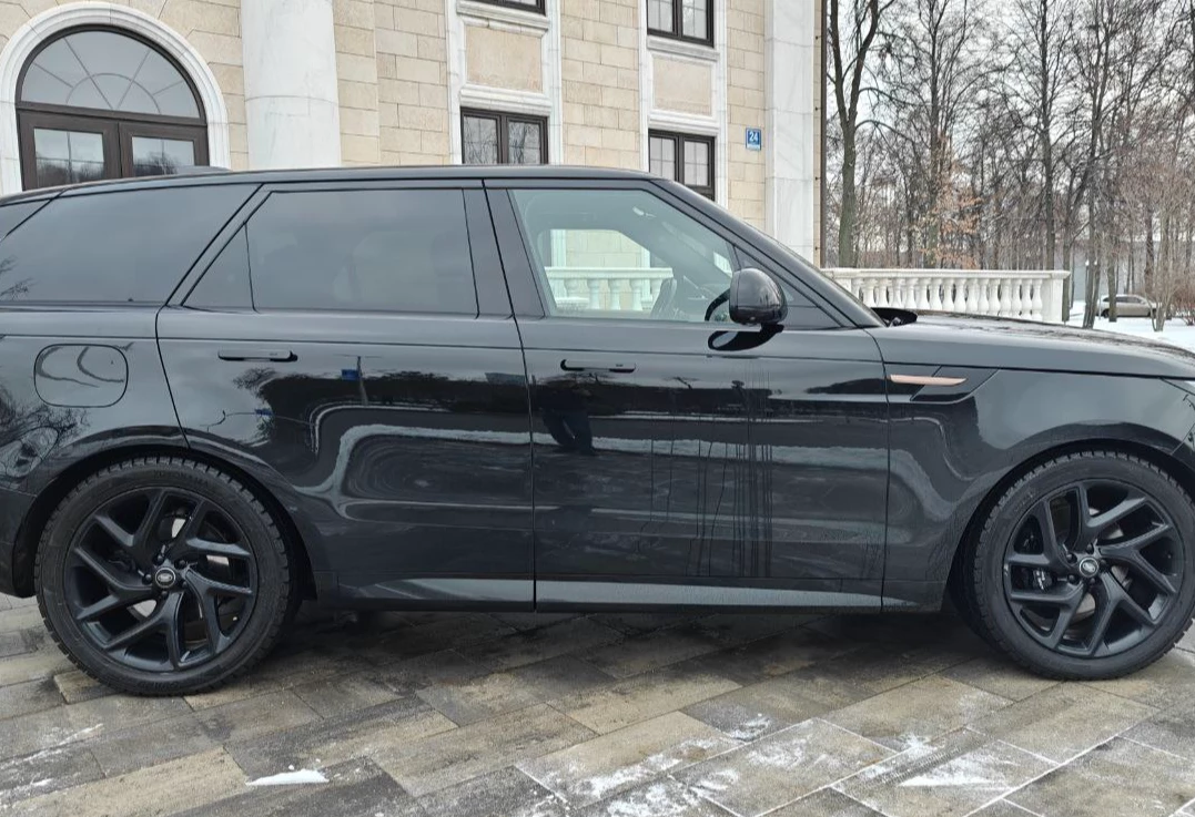 Аренда land-rover range-rover-sport премиум класса 2023 года в городе Москва Киевская от 29700 руб./сутки, полный привод, двигатель: дизель, объем 3 литра, каско (Мультидрайв), ОСАГО (Мультидрайв), без водителя, недорого, вид 3 - RentRide