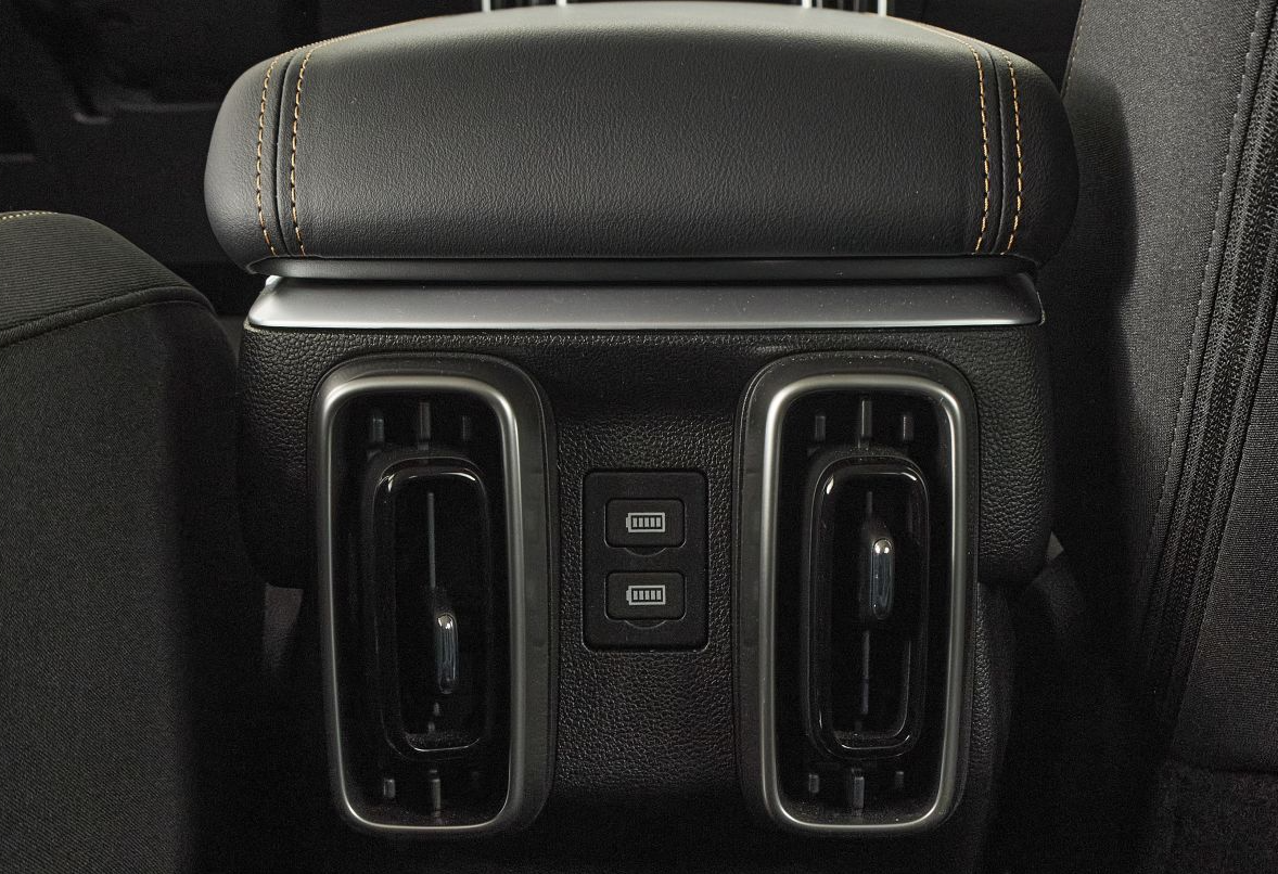 Аренда haval dargo стандарт класса 2024 года в городе Москва Щукинская от 4552 руб./сутки, полный привод, двигатель: бензин, объем 2 литра, каско (Мультидрайв), ОСАГО (Мультидрайв), без водителя, недорого, вид 19 - RentRide