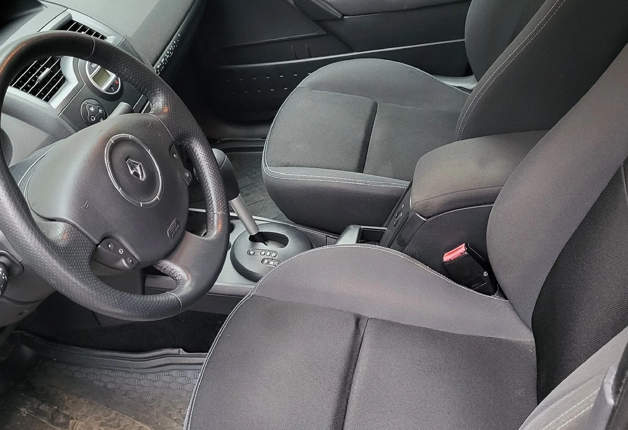 Аренда renault megane эконом класса 2008 года в городе Москва Каширская от 2400 руб./сутки, передний привод, двигатель: бензин, объем 1.6 литров, ОСАГО (Мультидрайв), без водителя, недорого, вид 7 - RentRide