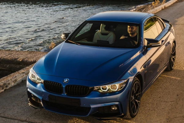 Прокат авто bmw 4-serii премиум класса 2018 года в городе Москва от 10400 руб./сутки, полный привод, двигатель: бензин, объем 2 литра, ОСАГО (Впишу в полис), без водителя, недорого - RentRide