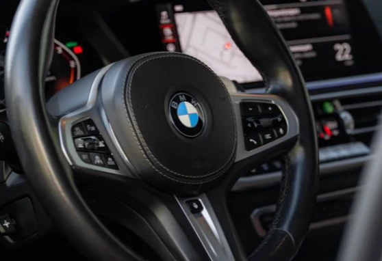 Аренда bmw x7 премиум класса 2019 года в городе Москва от 20000 руб./сутки, полный привод, двигатель: дизель, объем 3 литра, ОСАГО (Впишу в полис), без водителя, недорого, вид 5 - RentRide