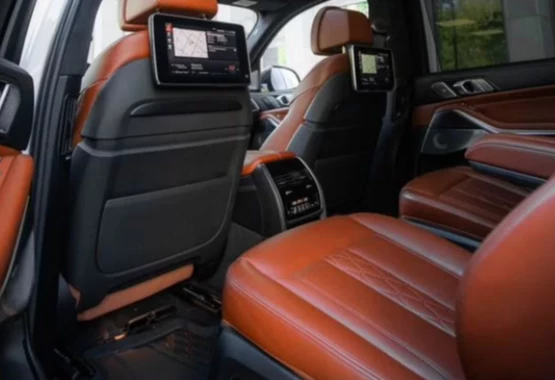 Аренда bmw x7 премиум класса 2019 года в городе Москва от 20000 руб./сутки, полный привод, двигатель: дизель, объем 3 литра, ОСАГО (Впишу в полис), без водителя, недорого, вид 6 - RentRide