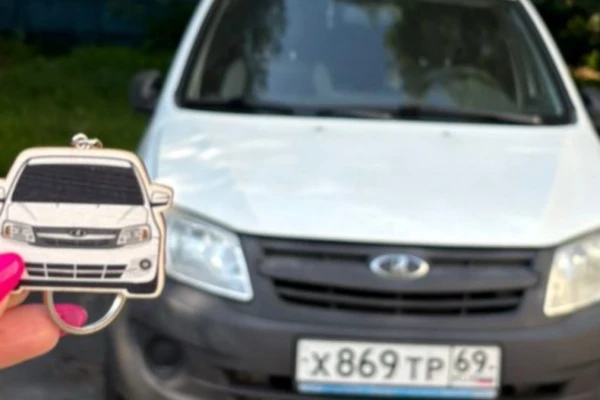 Прокат авто lada granta эконом класса 2012 года в городе Москва Бутырская от 1599 руб./сутки, передний привод, двигатель: бензин, объем 1.6 литров, ОСАГО (Мультидрайв), без водителя, недорого - RentRide
