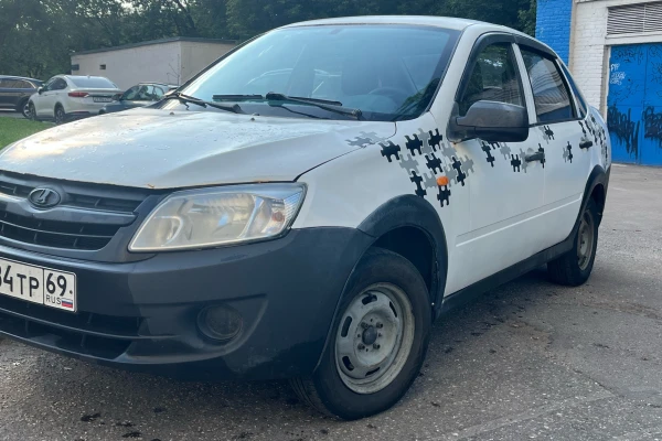 Прокат авто lada granta 2012 года в городе Москва Бутырская от 1360 руб./сутки, передний привод, двигатель: бензин, объем 1.6 литров, каско (Впишу в полис), ОСАГО (Мультидрайв), без водителя, недорого - RentRide