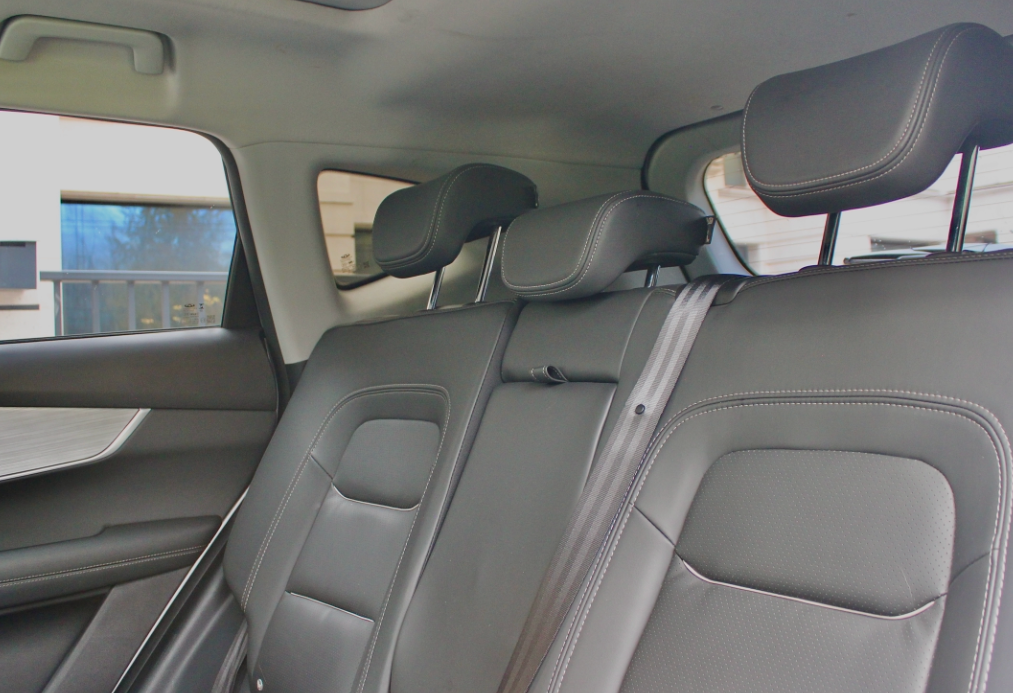 Аренда chery tiggo-7-pro-max стандарт класса 2022 года в городе Москва Матвеевское от 4000 руб./сутки, передний привод, двигатель: бензин, объем 1.6 литров, ОСАГО (Мультидрайв), без водителя, недорого, вид 6 - RentRide