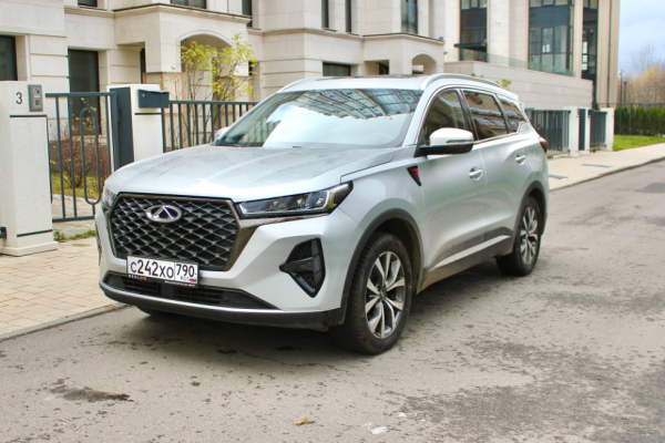 Прокат авто chery tiggo-7-pro-max стандарт класса 2022 года в городе Москва Матвеевское от 4000 руб./сутки, передний привод, двигатель: бензин, объем 1.6 литров, ОСАГО (Мультидрайв), без водителя, недорого - RentRide